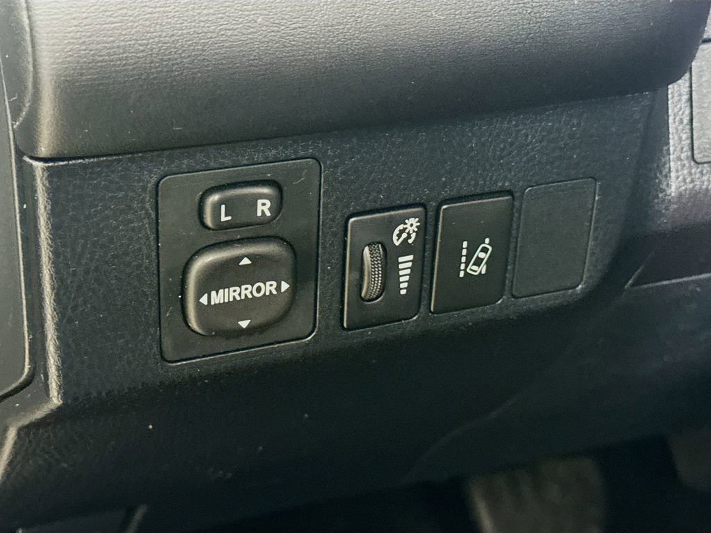 Used 2017 Toyota RAV4 Limited w/ Advanced Technology Package image 10