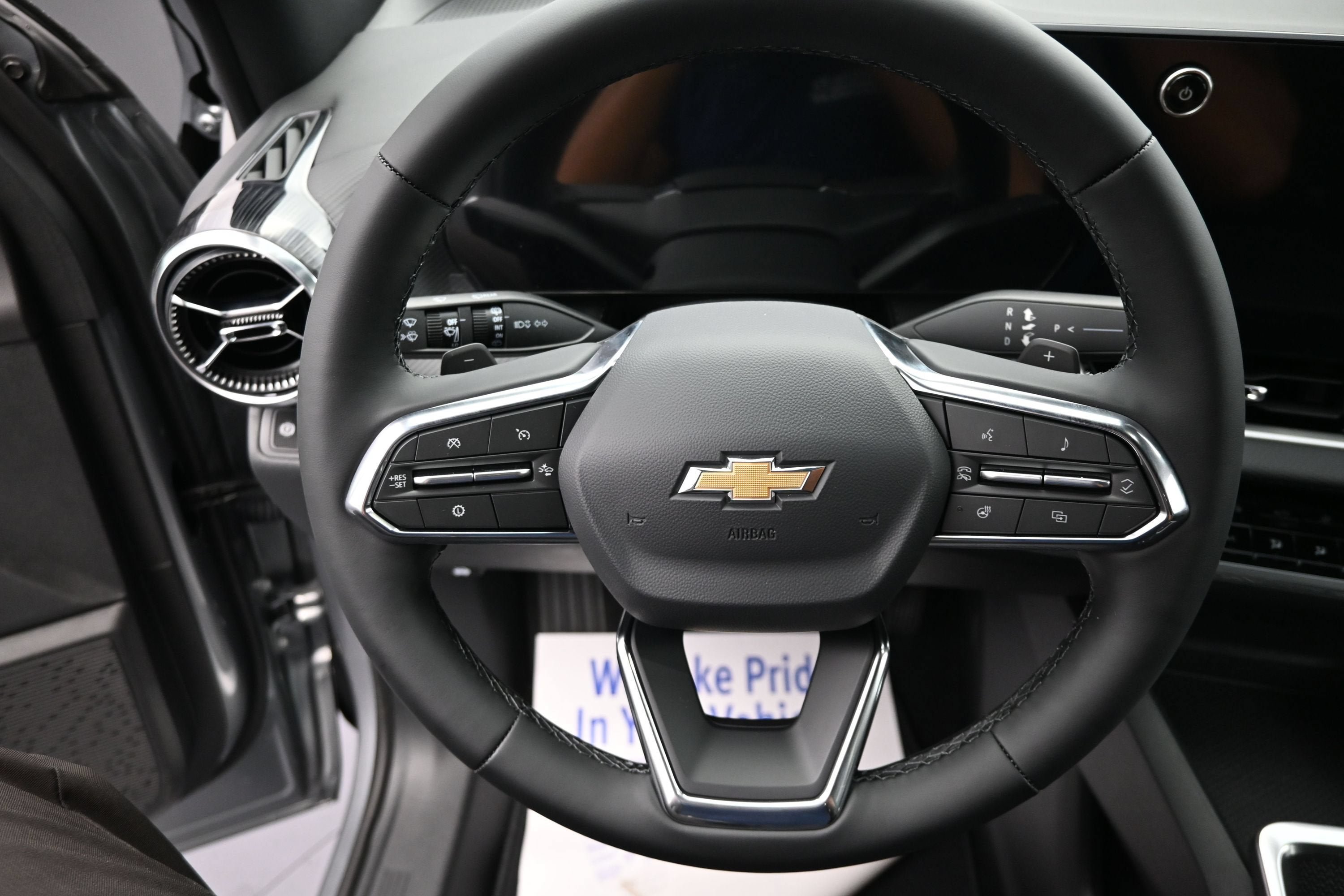 New 2027 Chevrolet Equinox LT w/ Convenience Package II FWD image 12