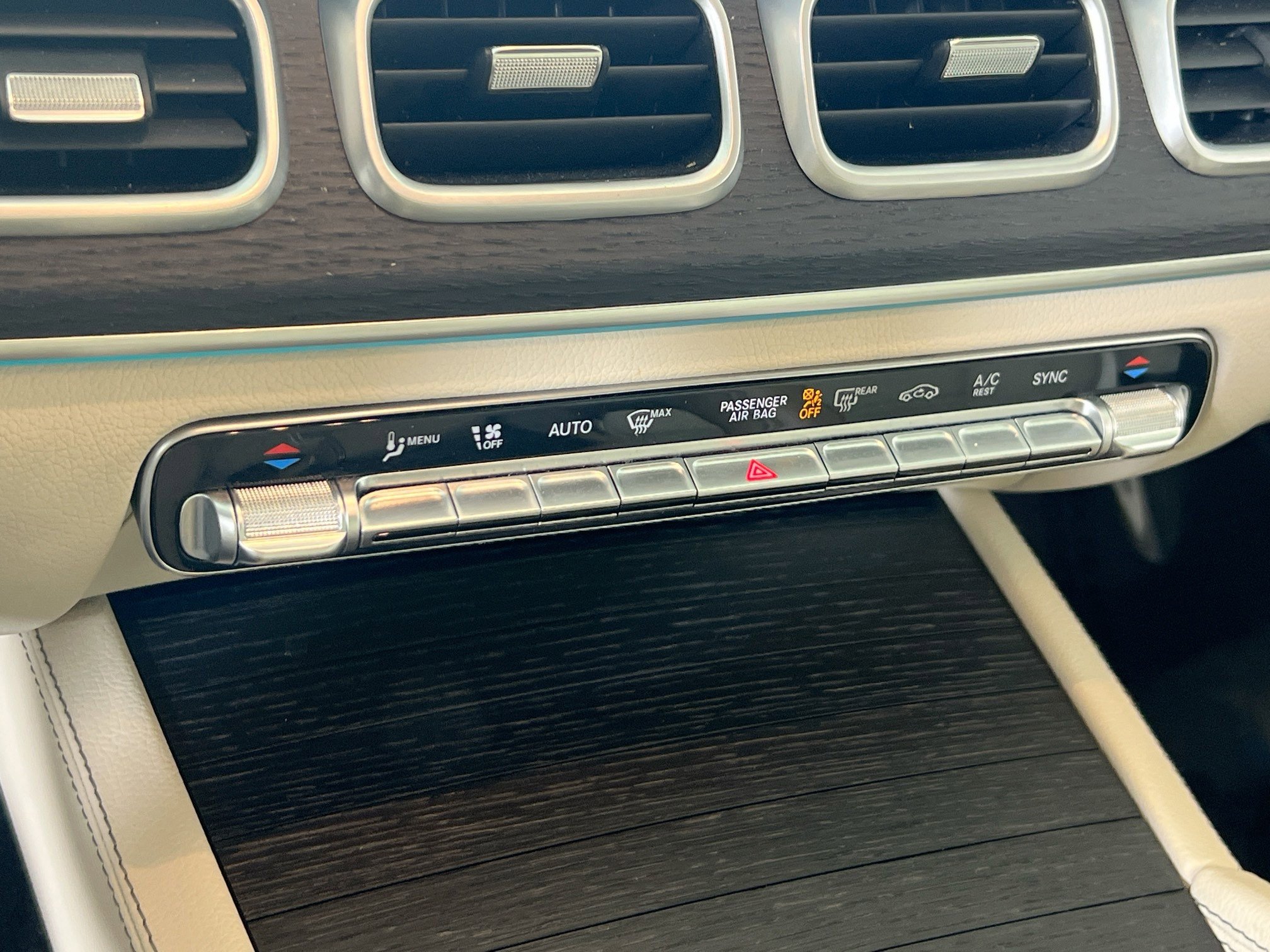 Used 2021 Mercedes-Benz GLS 450 4MATIC image 16