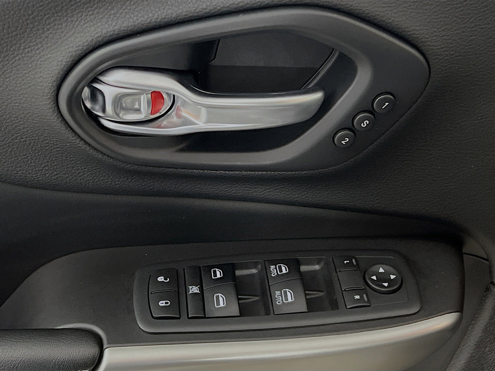 Used 2020 Jeep Cherokee High Altitude image 17