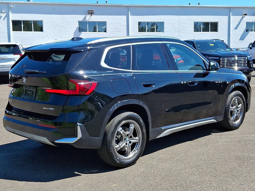 Used 2025 BMW X1 xDrive28i AWD/4WD image 6