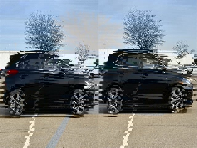 Used 2018 Hyundai Elantra GT Sport w/ Sport Tech Package 04 image 4