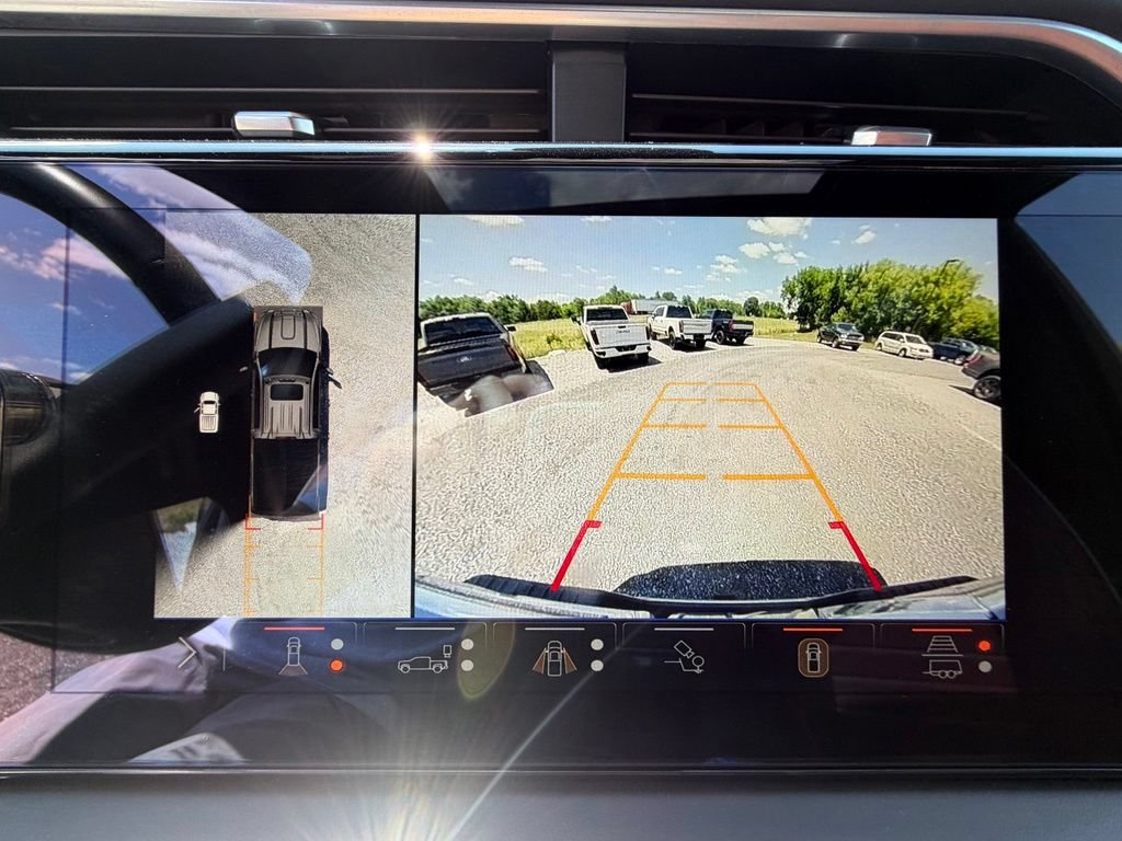 Used 2024 GMC Sierra 2500 Denali Ultimate AWD/4WD image 5
