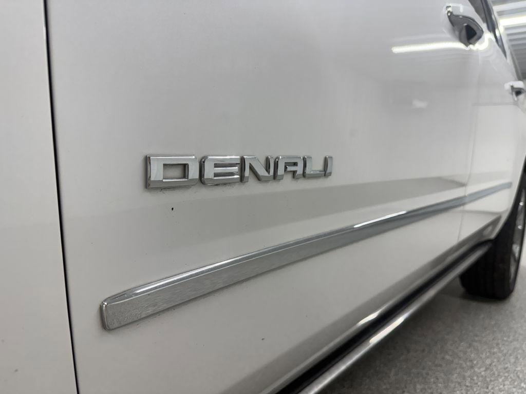 Used 2016 GMC Yukon XL Denali AWD/4WD image 9