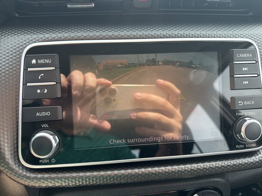 Used 2019 Nissan Kicks SV FWD image 8