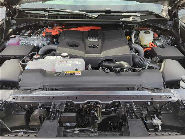 Certified 2025 Toyota Tundra Platinum AWD/4WD image 17
