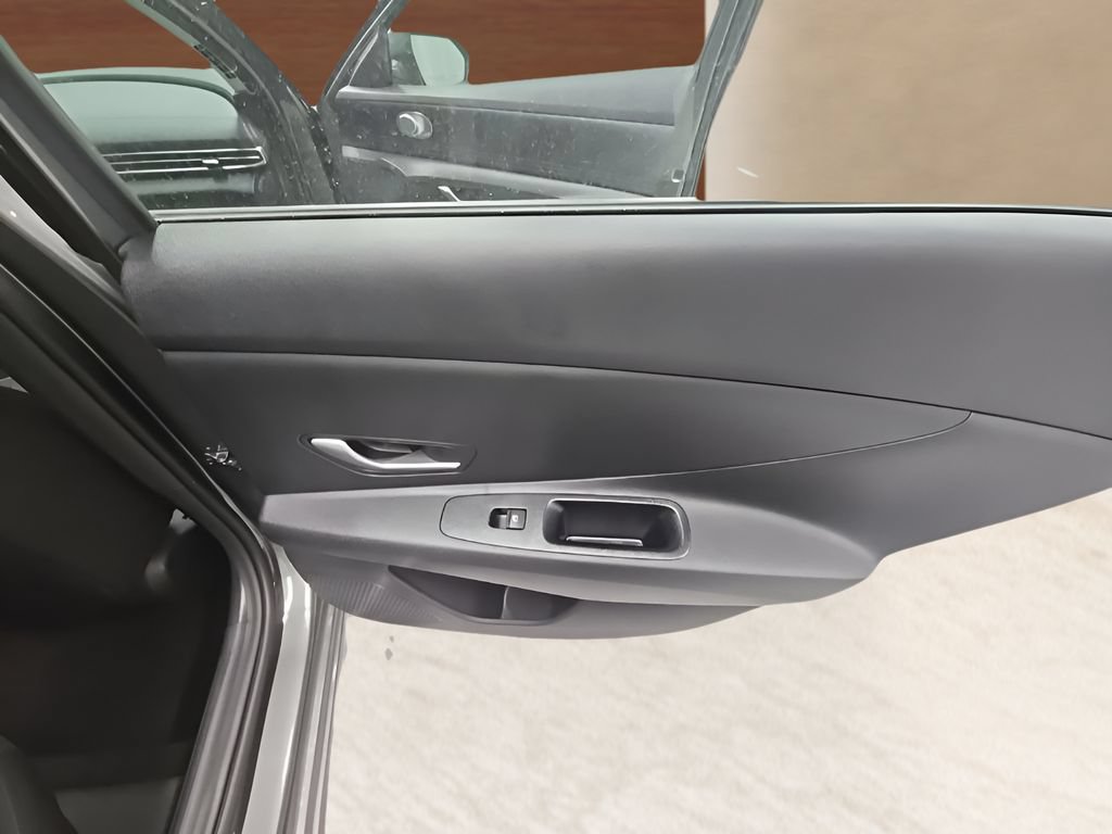 New 2026 Hyundai Elantra SE FWD image 21