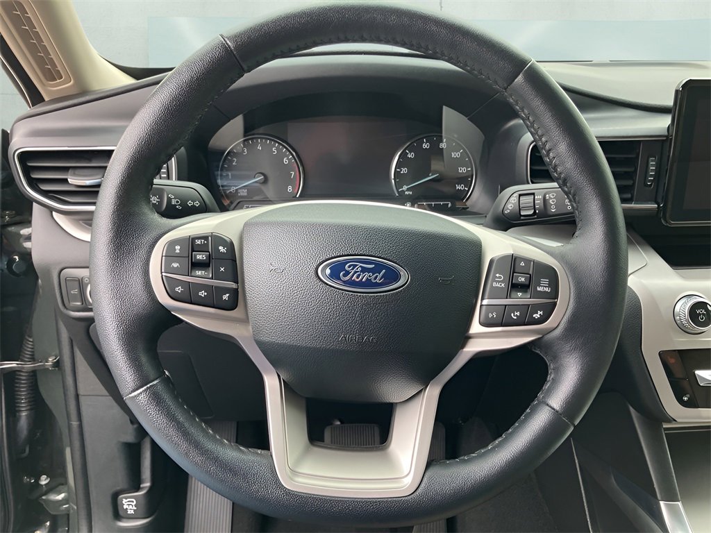 Used 2023 Ford Explorer XLT w/ Equipment Group 202A image 11