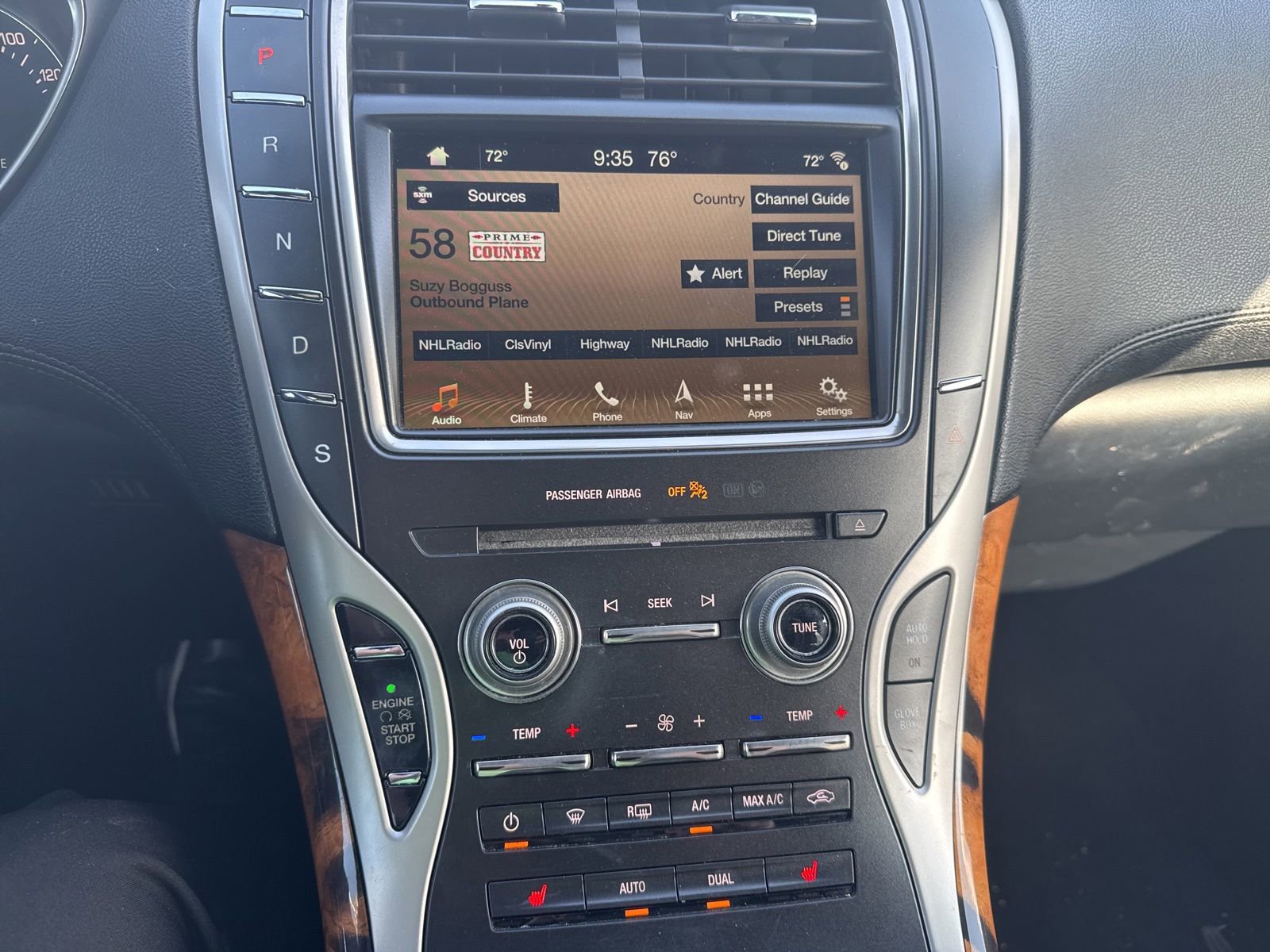 Used 2017 Lincoln MKX Select w/ Select Plus Package FWD image 11