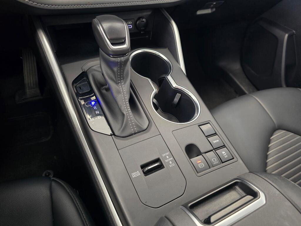 Used 2024 Toyota Highlander XSE image 33