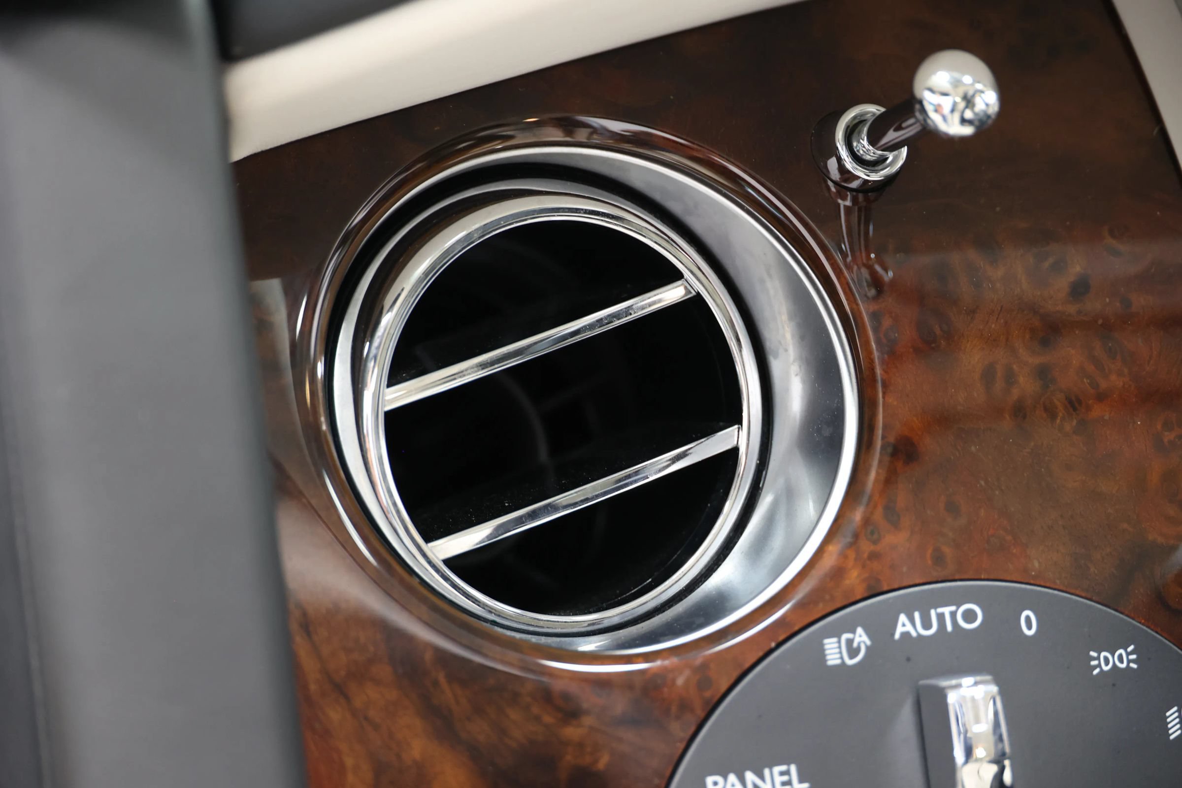 Used 2017 Rolls-Royce Ghost RWD image 25