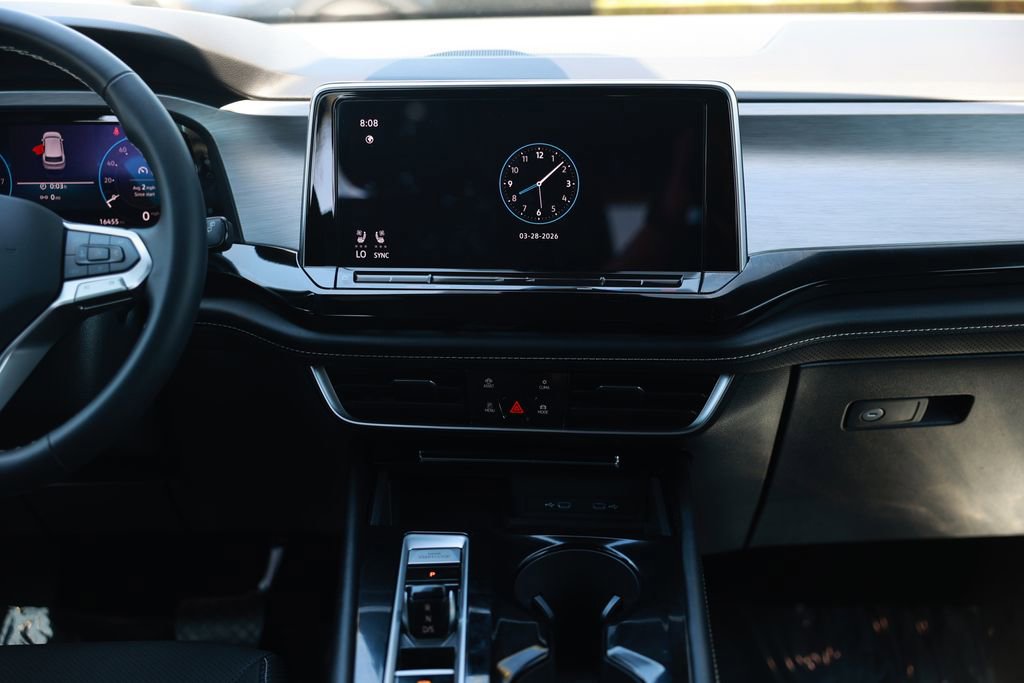 Used 2024 Volkswagen Atlas Cross Sport SE FWD image 28