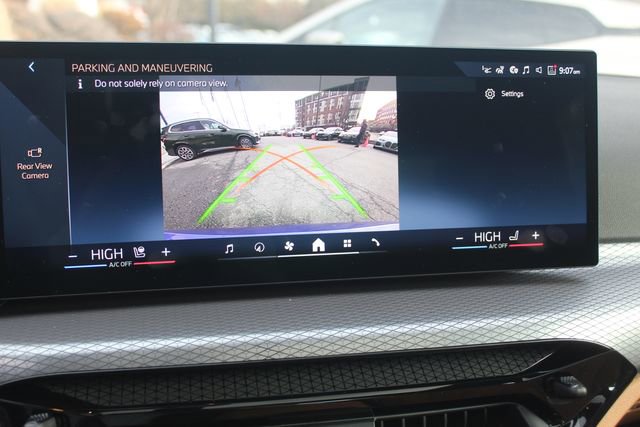 Used 2026 BMW 330i xDrive Sedan w/ M Sport Package image 18