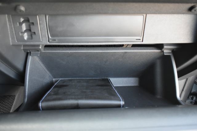 Used 2022 Volkswagen Tiguan SE R-Line image 45