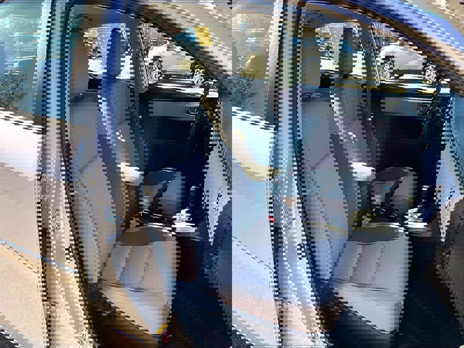 Used 2018 Toyota Corolla LE image 11