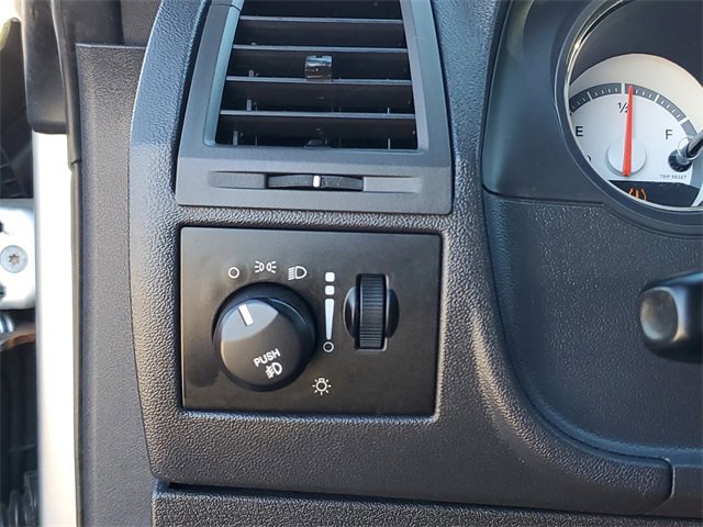 Used 2010 Dodge Challenger SE image 22