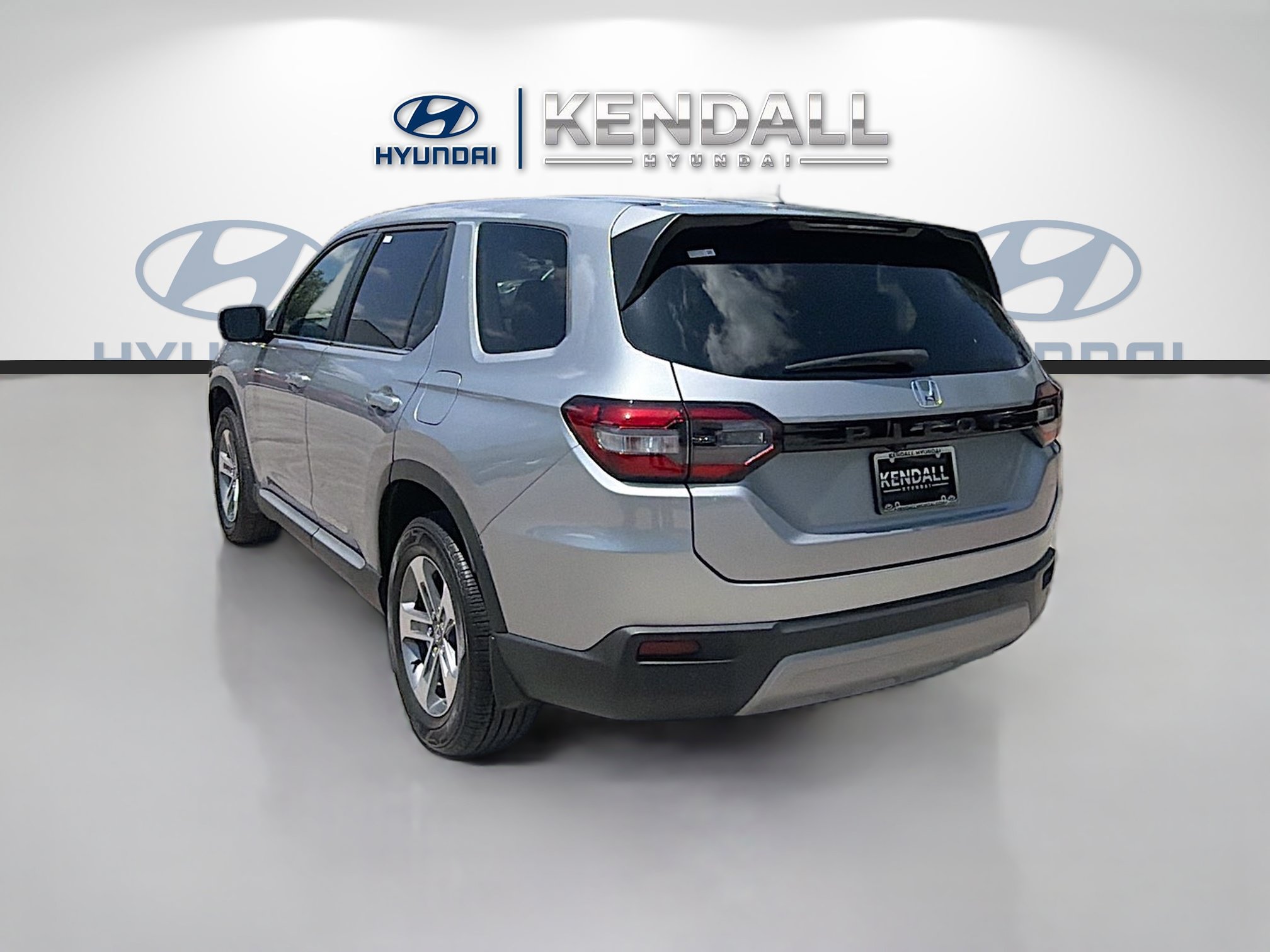 Used 2025 Honda Pilot EX-L image 4