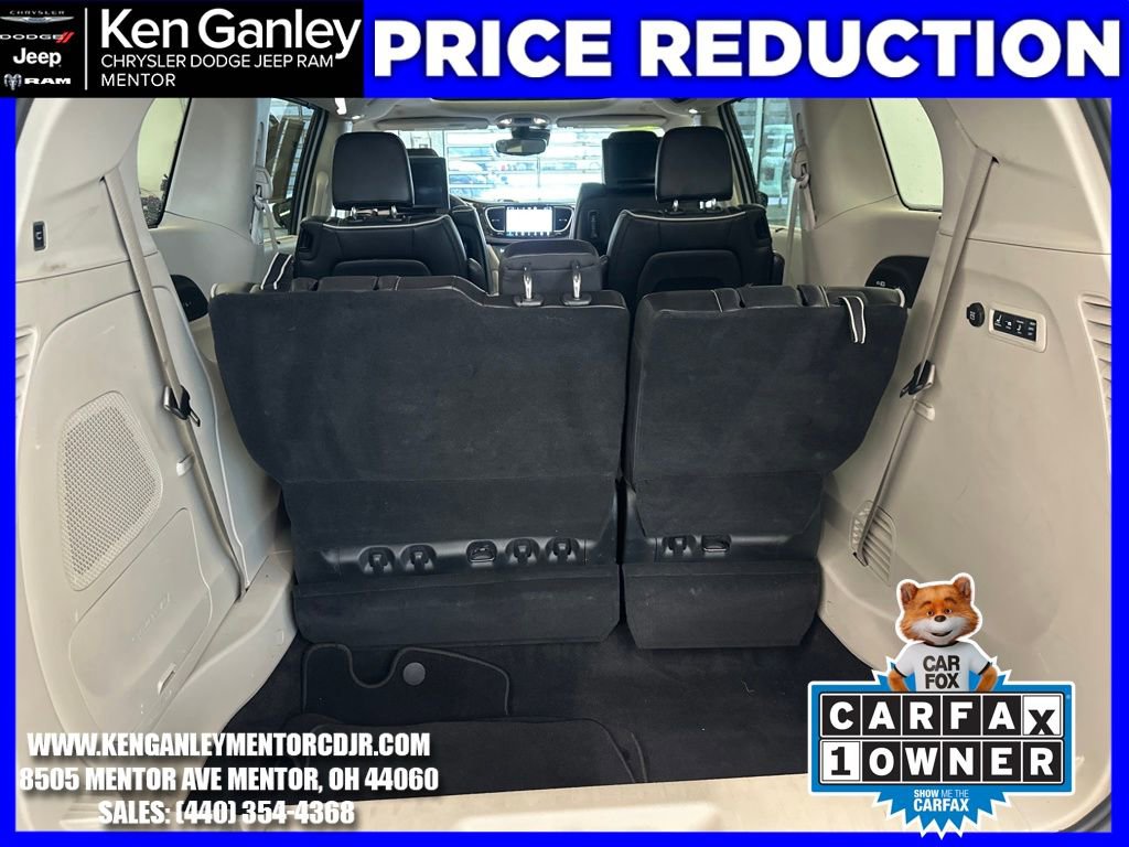Used 2023 Chrysler Pacifica Limited w/ Uconnect Theater Family Group image 22
