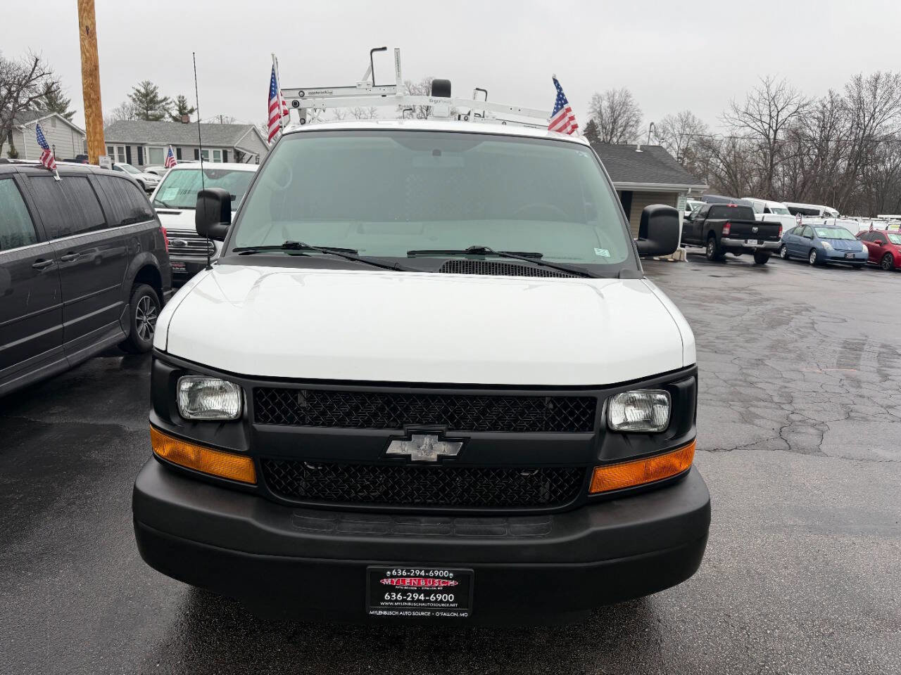 Used 2015 Chevrolet Express 2500 image 3