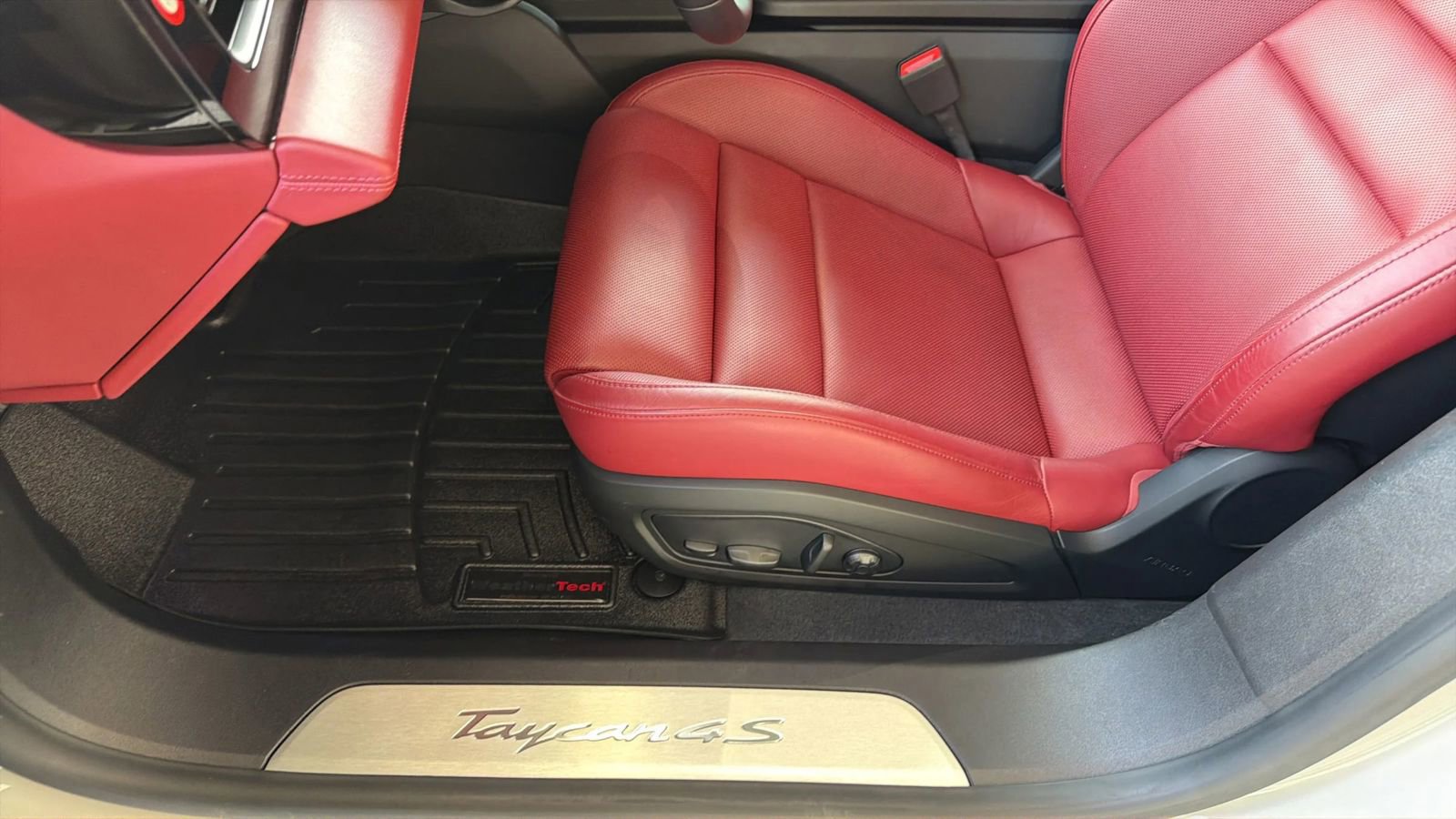 Used 2024 Porsche Taycan 4S w/ Premium Package AWD/4WD image 19