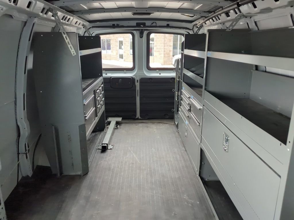 Used 2014 Chevrolet Express 3500 Extended image 11