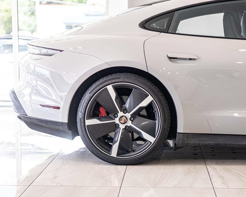 Used 2021 Porsche Taycan 4S w/ Premium Package AWD/4WD image 12