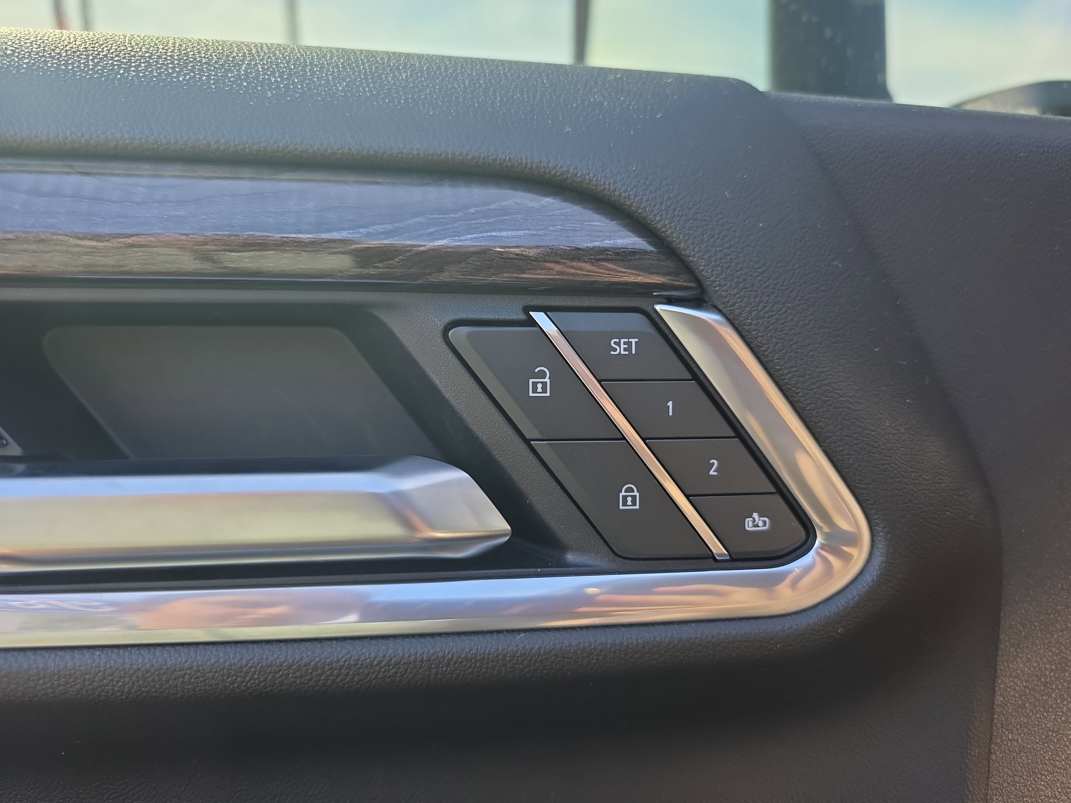 Used 2025 Chevrolet Silverado 3500 LTZ w/ LTZ Plus Package image 26