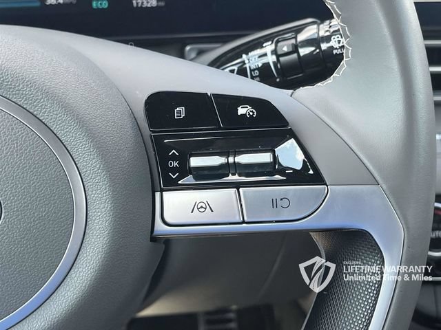 Certified 2025 Hyundai Elantra SEL FWD image 30