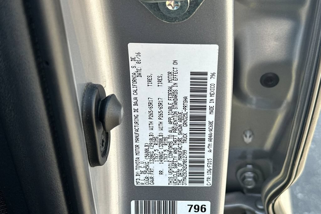 Used 2016 Toyota Tacoma TRD Sport w/ Towing Package RWD image 31