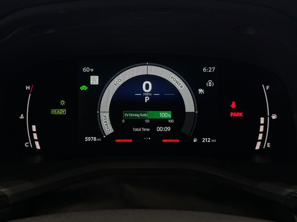 Used 2025 Toyota Camry SE image 16