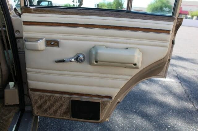 Used 1990 Jeep Grand Wagoneer image 74
