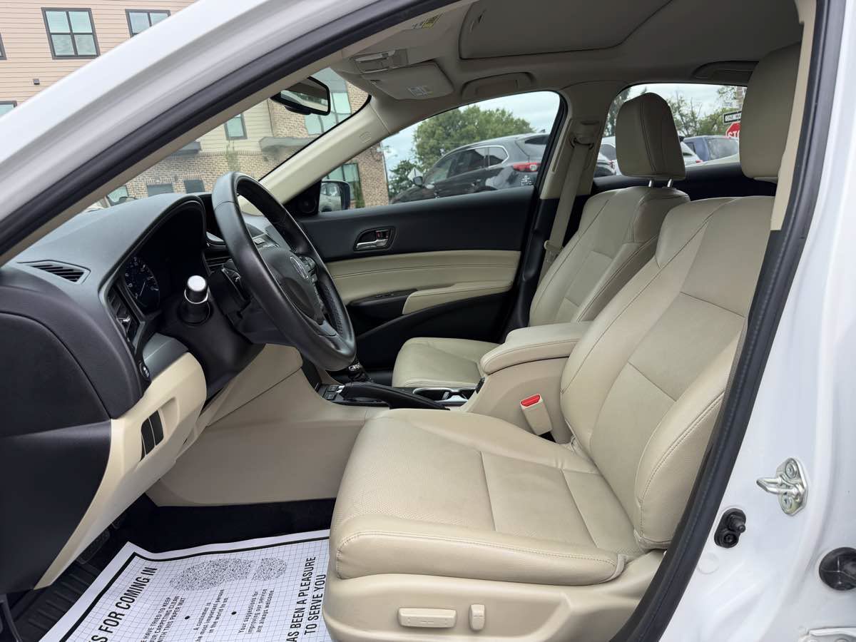 Used 2017 Acura ILX FWD image 9