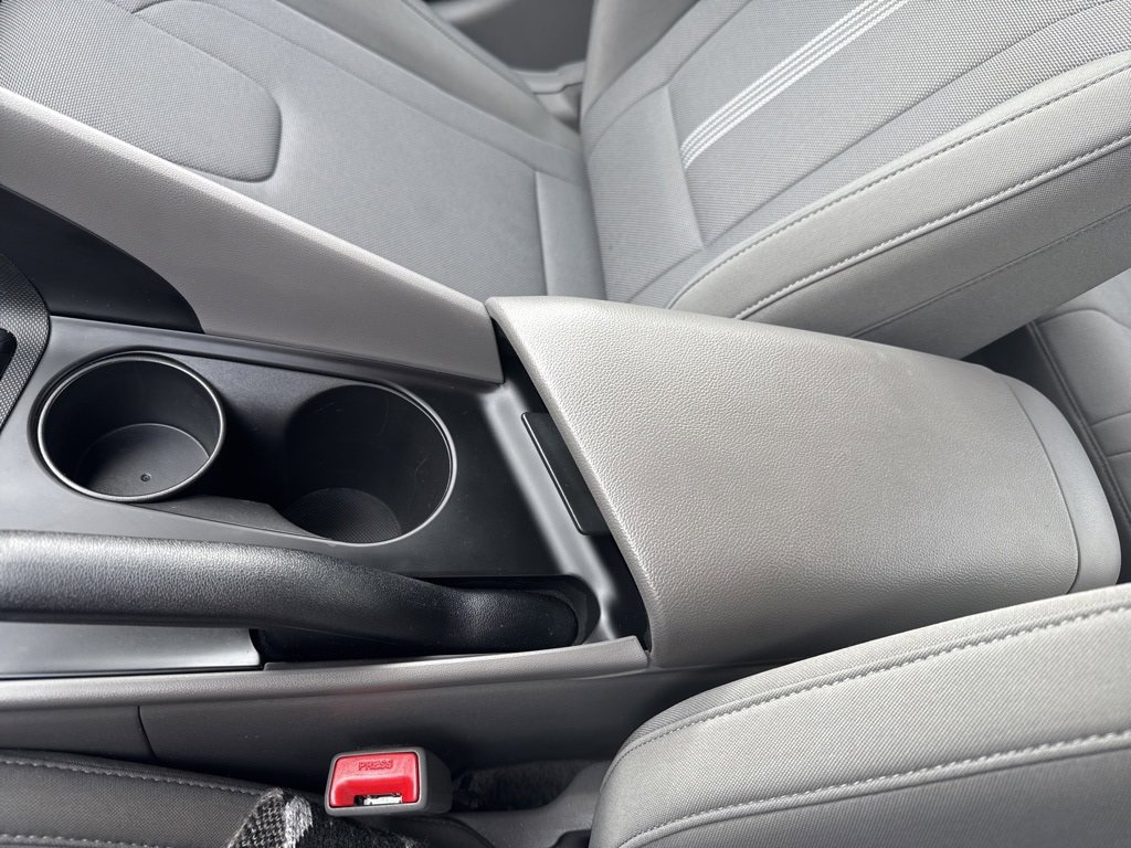 Used 2025 Hyundai Elantra SE w/ Cargo Package image 28