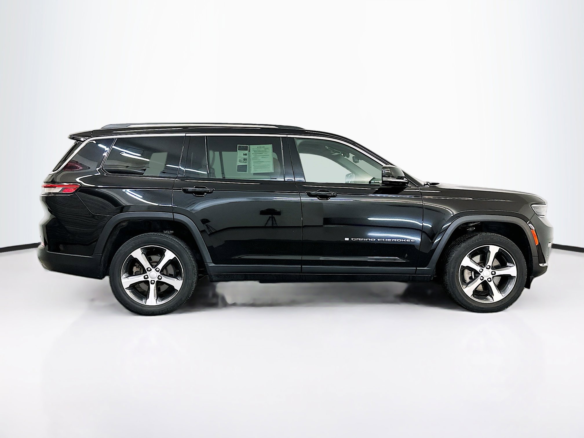 Used 2023 Jeep Grand Cherokee L Limited image 10
