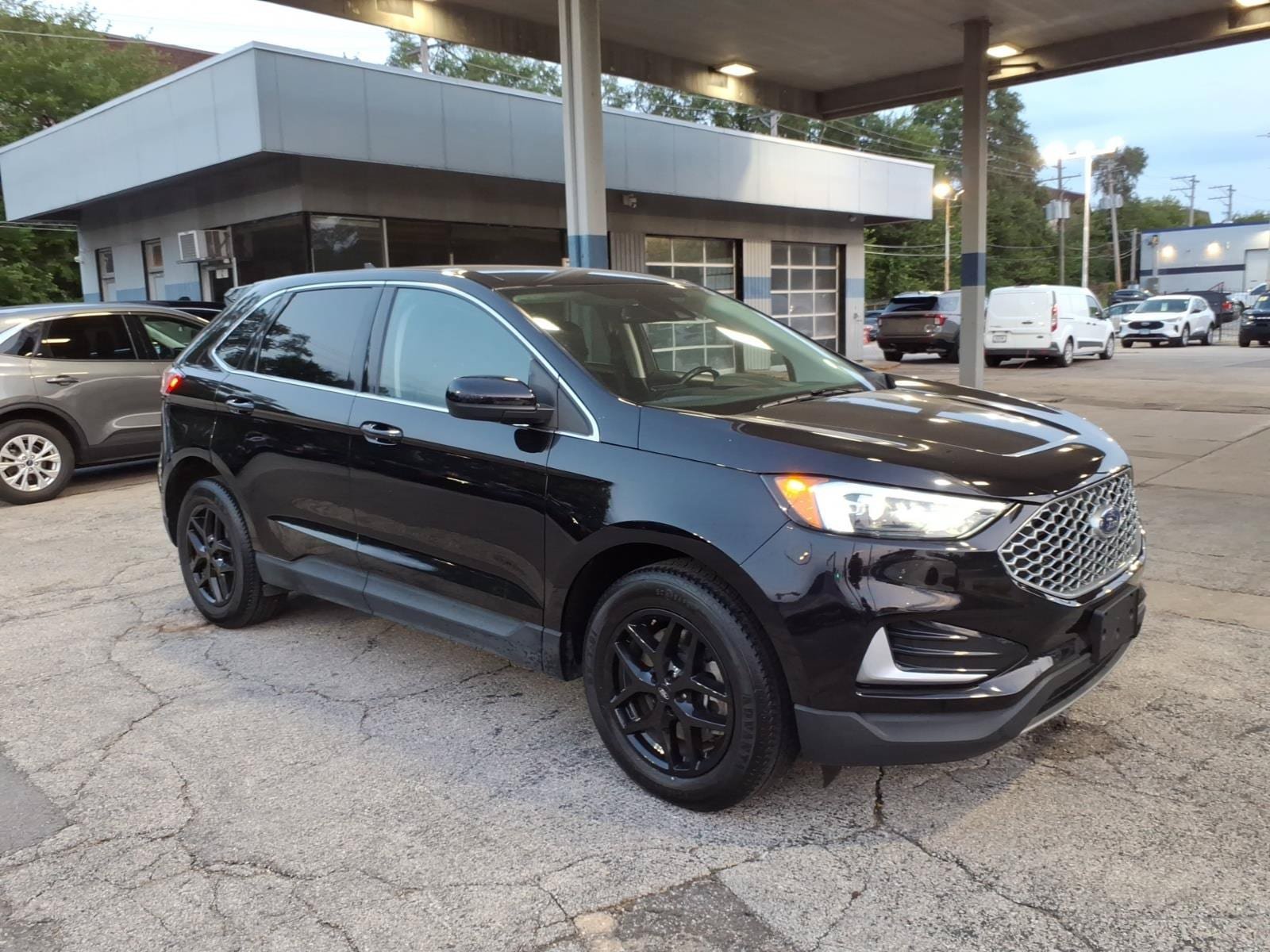 Used 2023 Ford Edge SEL AWD/4WD image 1
