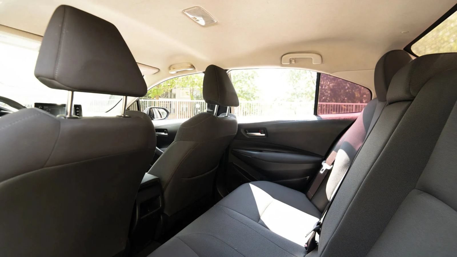 Used 2021 Toyota Corolla LE FWD image 20