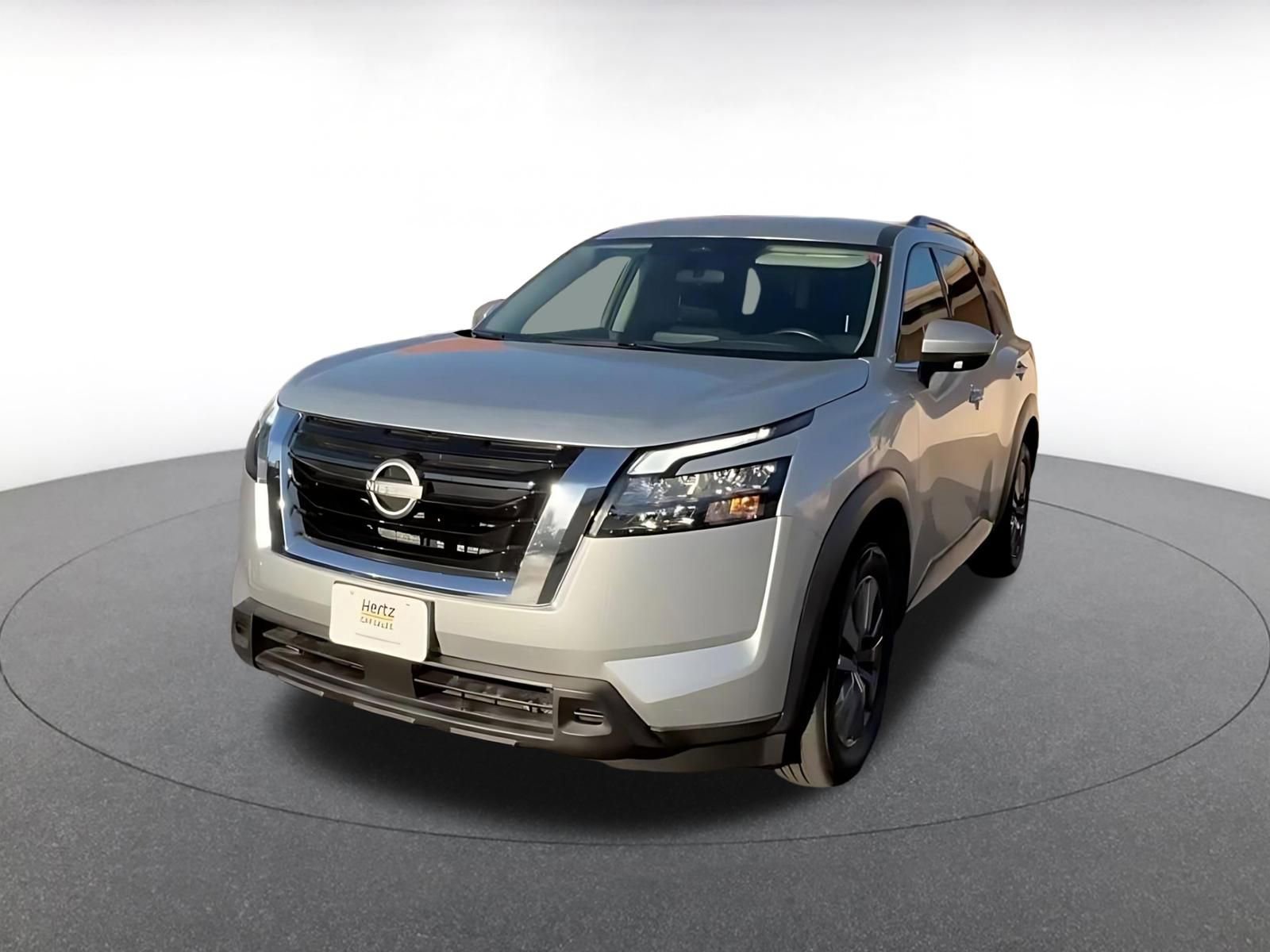 Used 2025 Nissan Pathfinder SV AWD/4WD image 7