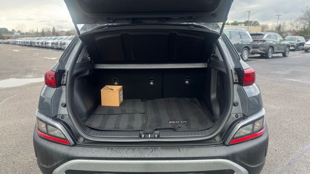 Used 2023 Hyundai Kona SEL w/ Cargo Package image 6