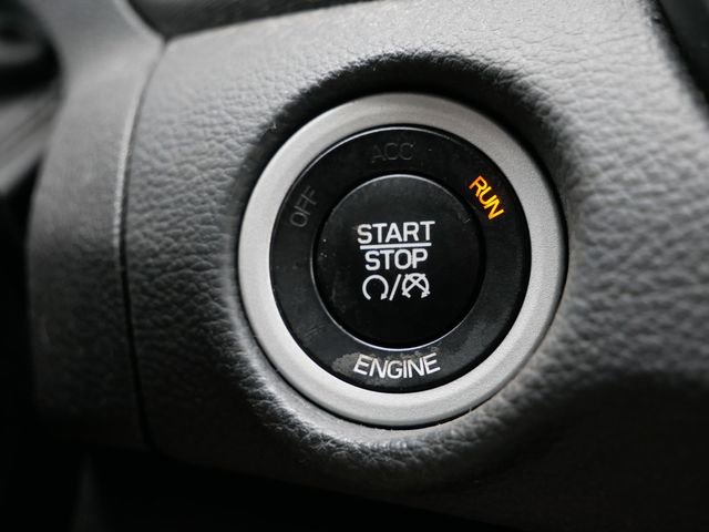 Used 2016 Chrysler 200 Limited image 29