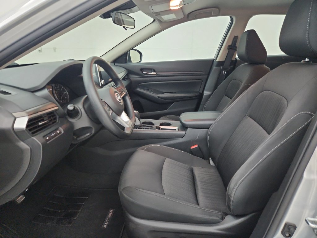Used 2025 Nissan Altima 2.5 SV FWD image 20
