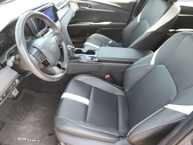 Used 2025 Toyota Camry SE FWD image 11