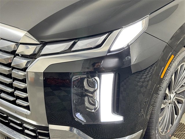 Used 2025 Hyundai Palisade Calligraphy image 3