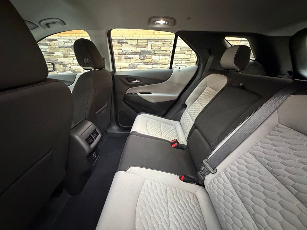 Used 2021 Chevrolet Equinox LS image 26