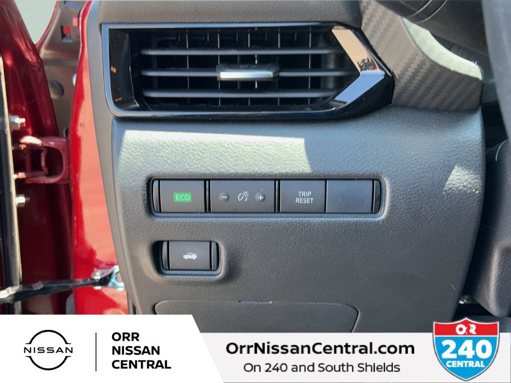 Used 2025 Nissan Sentra SV FWD image 18