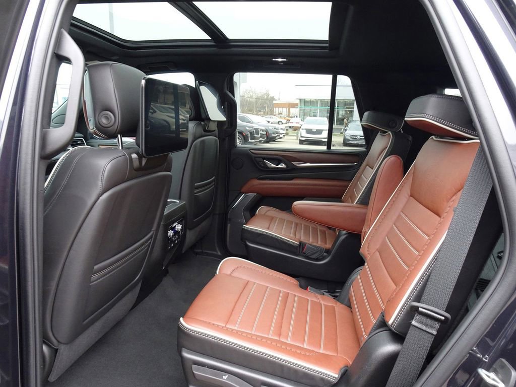 Used 2023 GMC Yukon Denali Ultimate w/ LPO, Floor Liner Package image 17