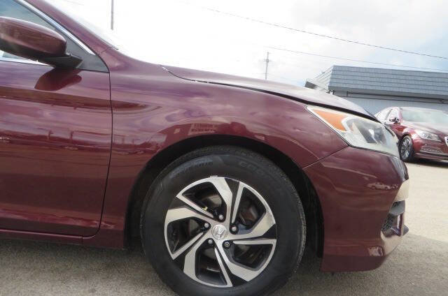 Used 2016 Honda Accord LX image 12