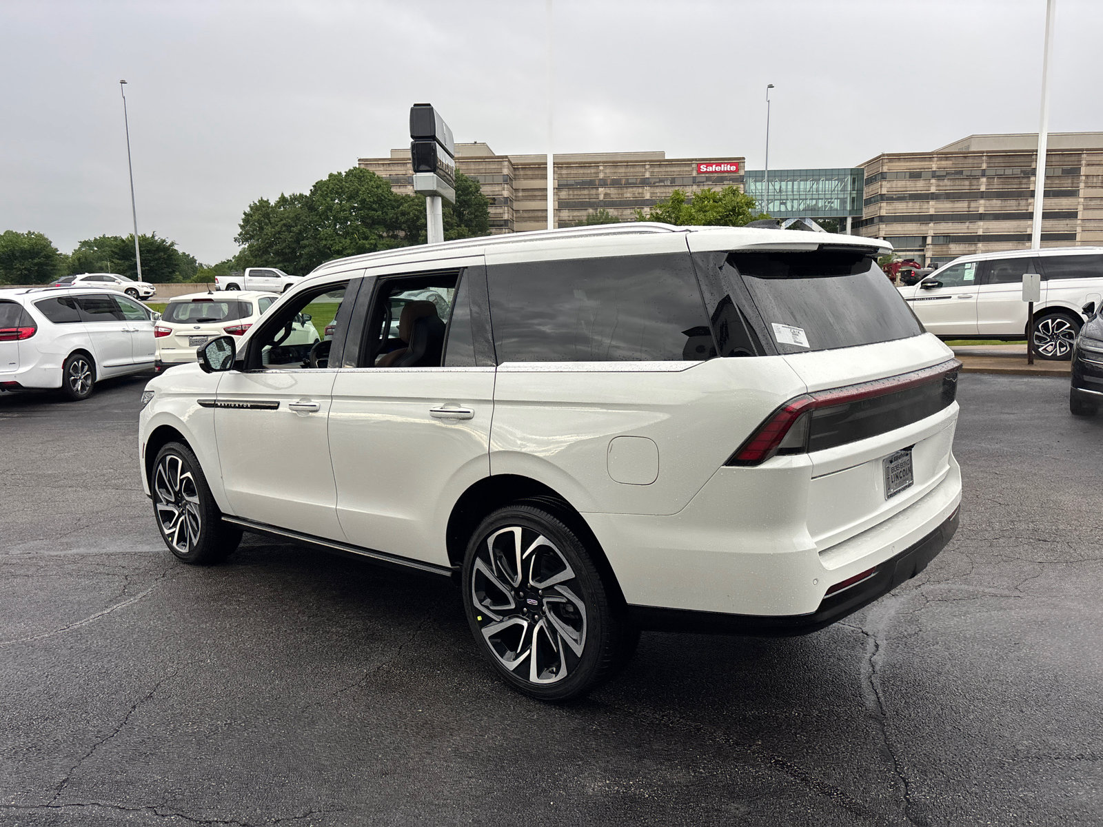 New 2026 Lincoln Navigator Black Label AWD/4WD image 5