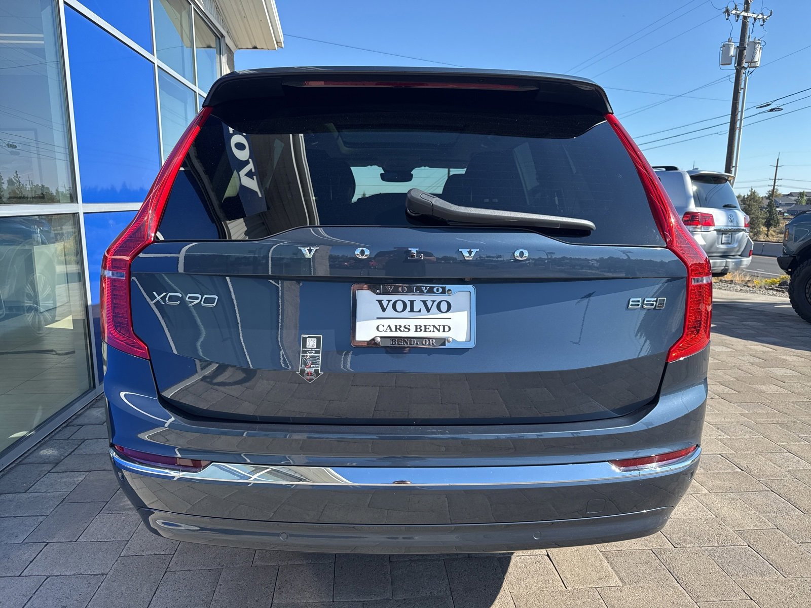 Used 2025 Volvo XC90 B5 Core image 5