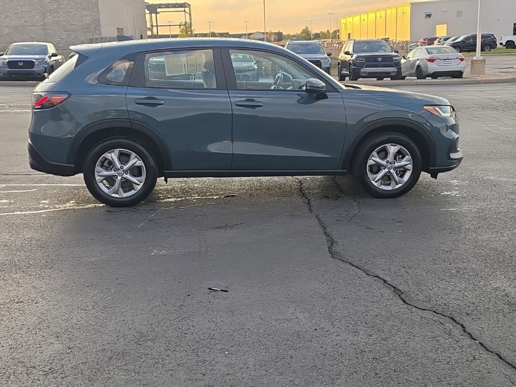 Certified 2025 Honda HR-V LX image 9