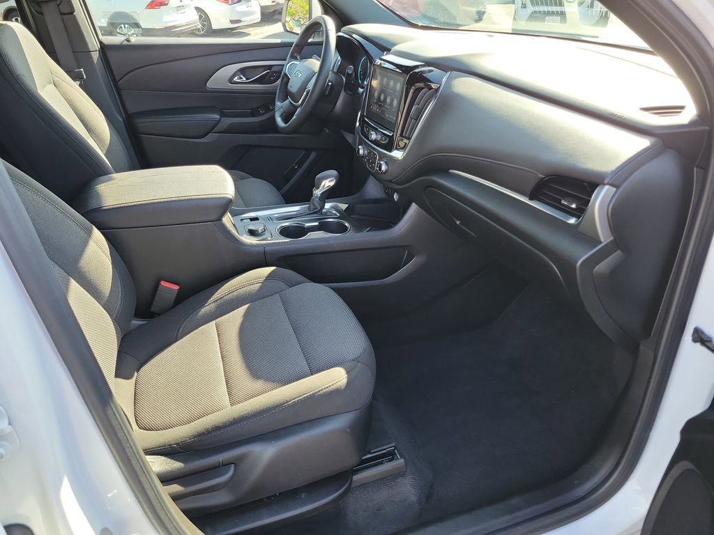 Used 2023 Chevrolet Traverse LT image 15